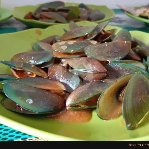 Kerang Hijau ( Saus Padang, Saus Tiram, Cabe Hijau, Asam Manis)